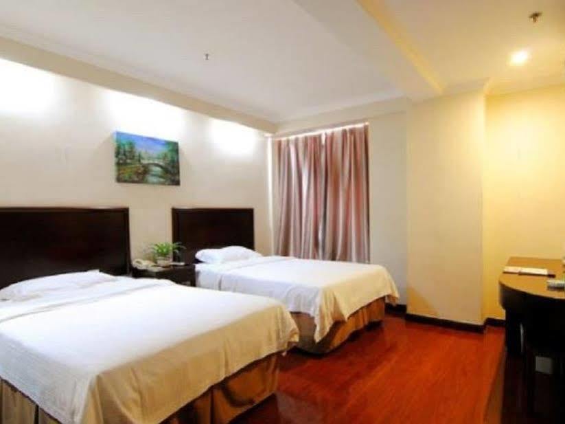 Greentree Inn Chongqing North Railway Station Express Hotel Exterior photo